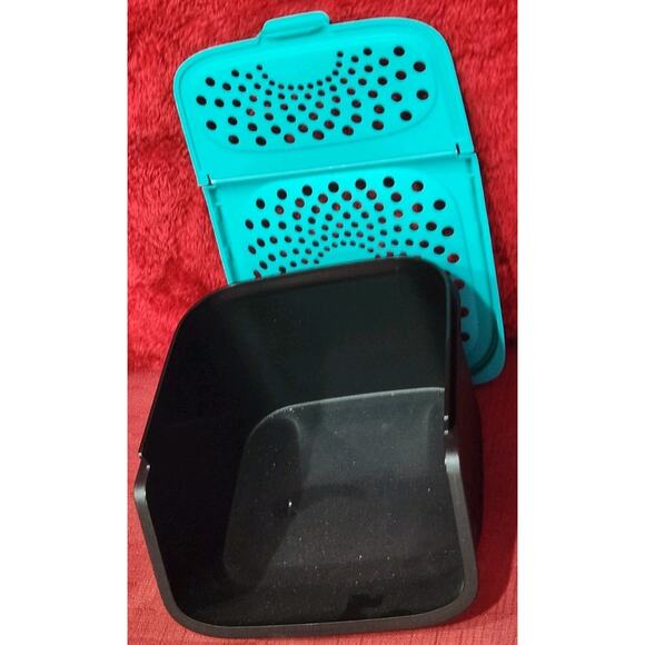 Tupperware Garlic Shallot Onion Keeper with Lid Holder Storage Fresh Longer - Picture 6 of 7